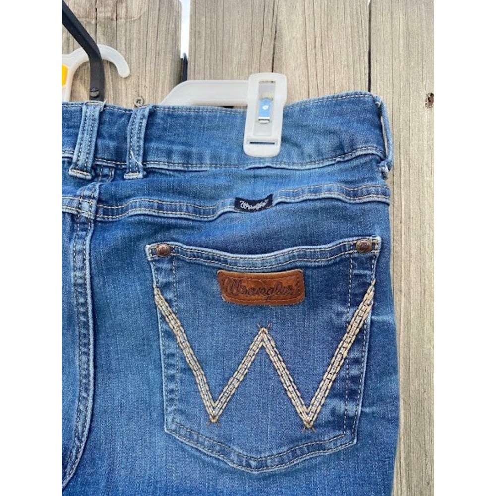 Wrangler Womens Boot Cut Jeans Medium Wash Blue Denim Size 11/13 1009MWZPV - Picture 6 of 9